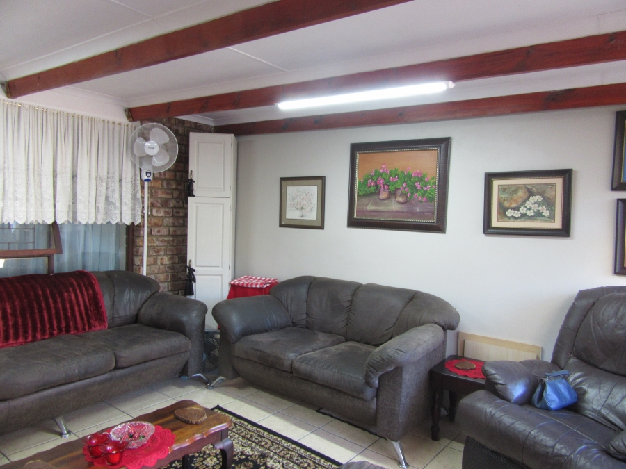 3 Bedroom Property for Sale in Deoville Park Western Cape